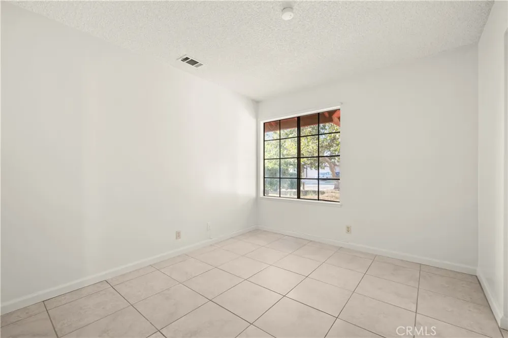 2310 Edam Lancaster, CA 93536