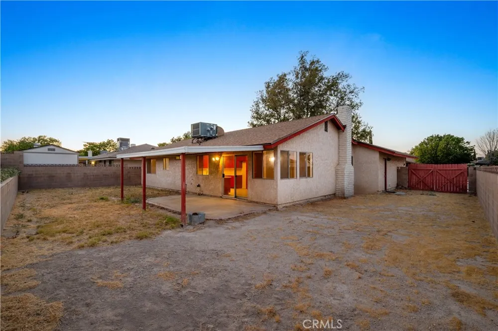 2310 Edam Lancaster, CA 93536