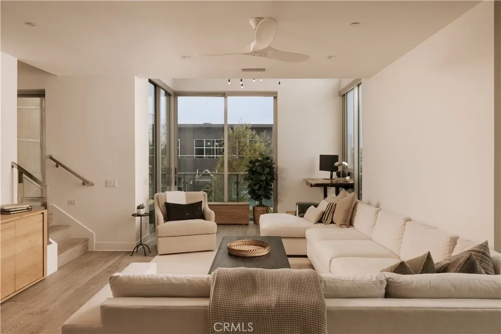 3001 Via Malaga Newport Beach, CA 92663
