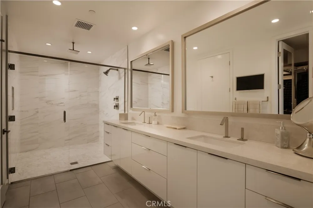 3001 Via Malaga Newport Beach, CA 92663
