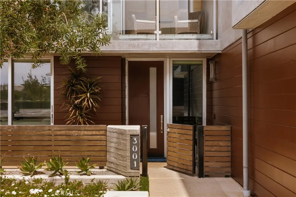 3001 Via Malaga Newport Beach, CA 92663