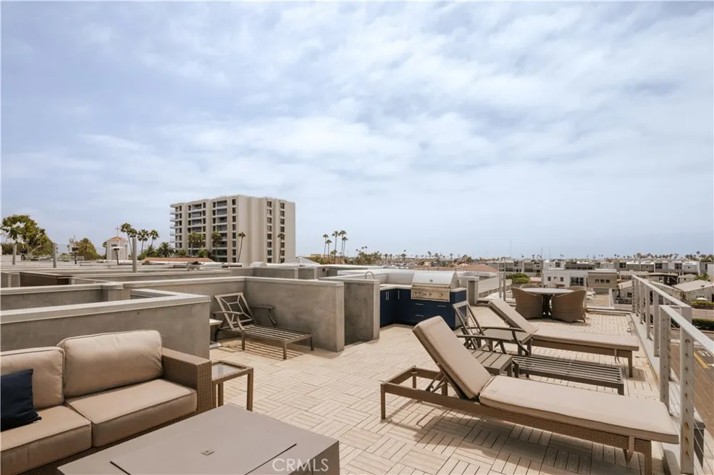 3001 Via Malaga Newport Beach, CA 92663