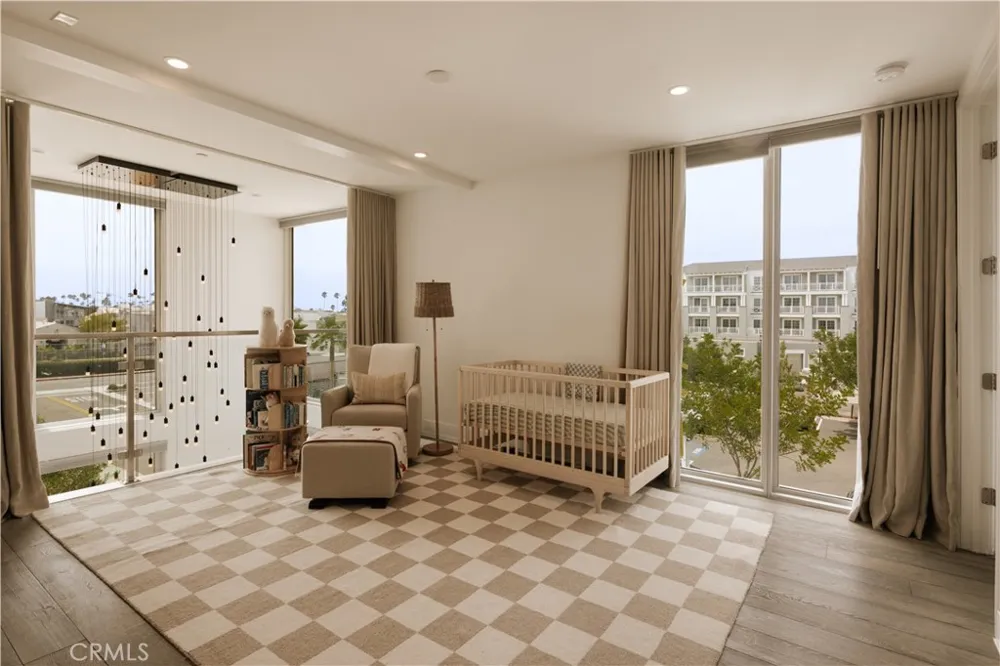 3001 Via Malaga Newport Beach, CA 92663