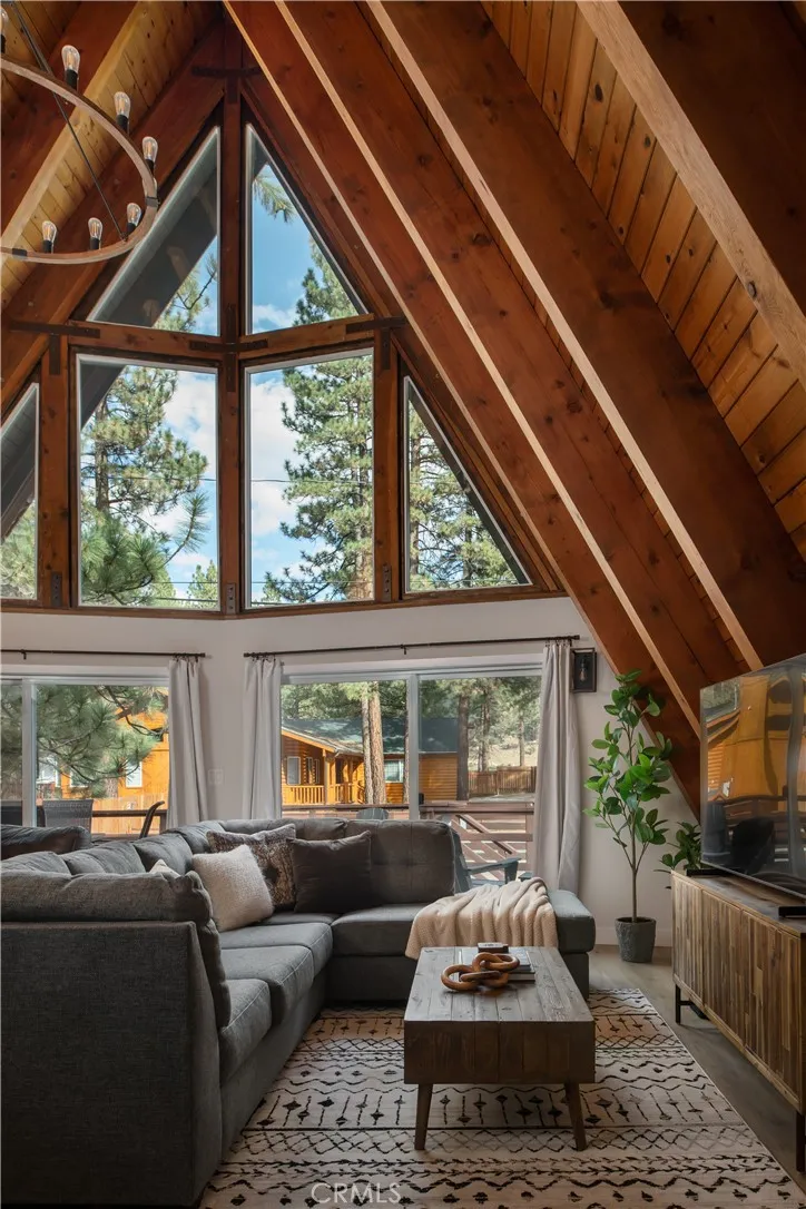 580 St Moritz Big Bear Lake, CA 92315