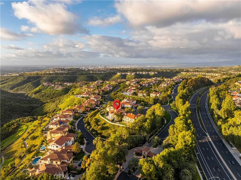 37 Vista Luci Newport Coast, CA 92657