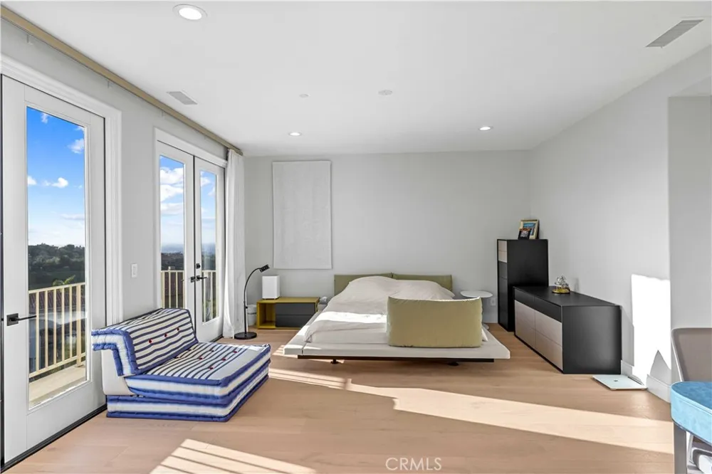 37 Vista Luci Newport Coast, CA 92657