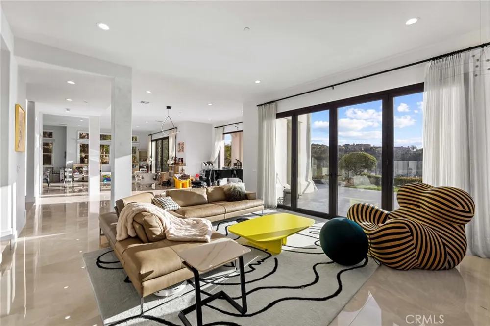 37 Vista Luci Newport Coast, CA 92657