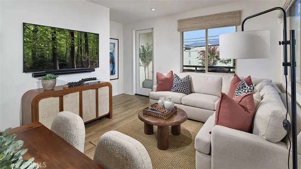 1313 W North Pinecrest Ontario, CA 91762