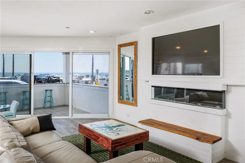 2214 W Oceanfront #A Newport Beach, CA 92663