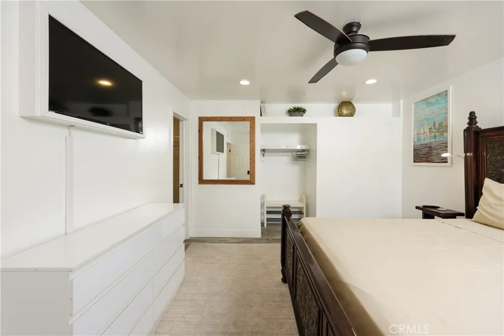 2214 W Oceanfront #A Newport Beach, CA 92663