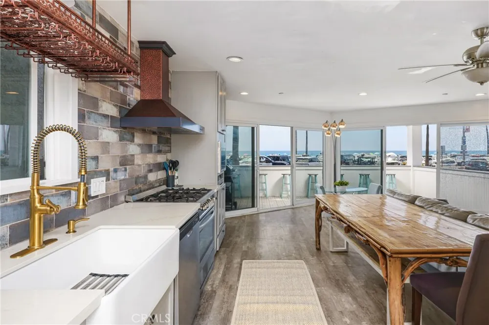 2214 W Oceanfront #A Newport Beach, CA 92663