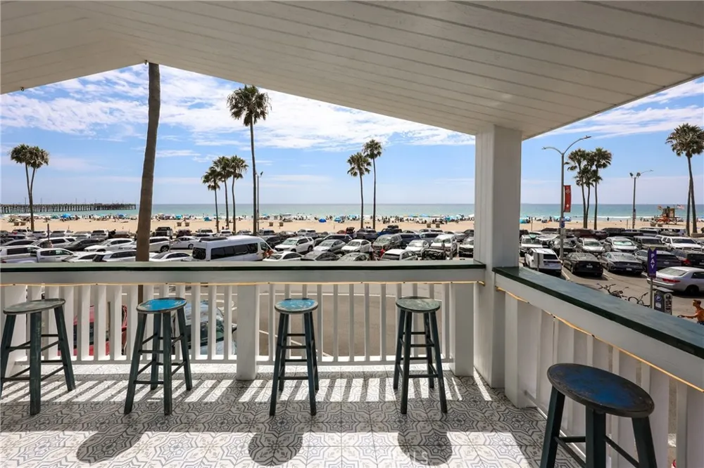 2214 W Oceanfront #B Newport Beach, CA 92663