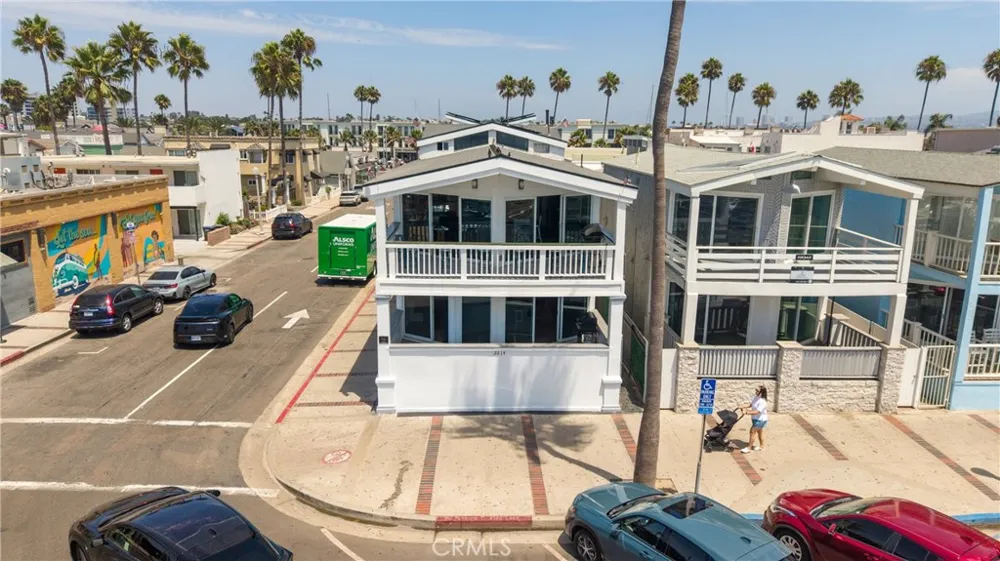 2214 W Oceanfront #B Newport Beach, CA 92663