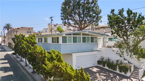 3205 Bayside