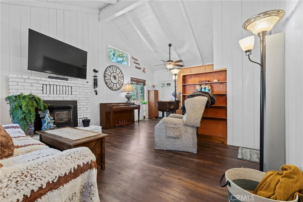1498 Betty Wrightwood, CA 92397