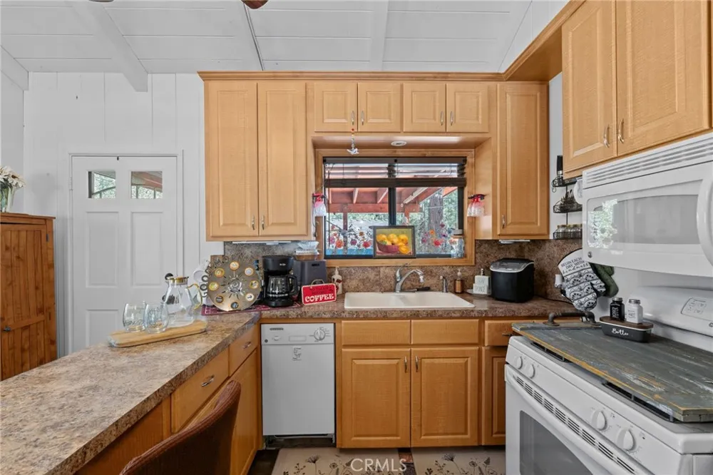 1498 Betty Wrightwood, CA 92397