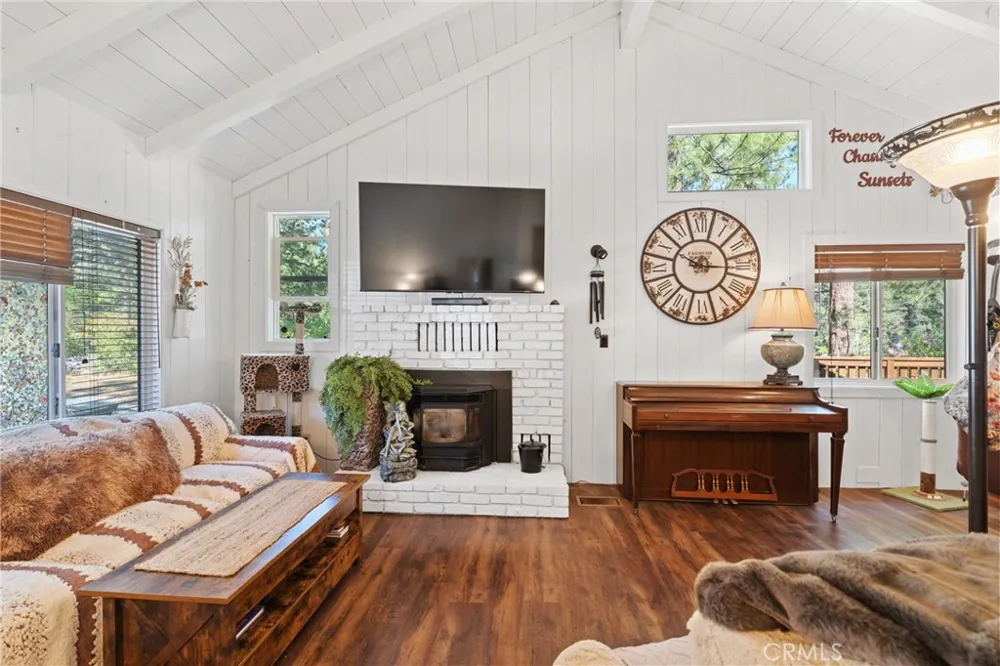 1498 Betty Wrightwood, CA 92397