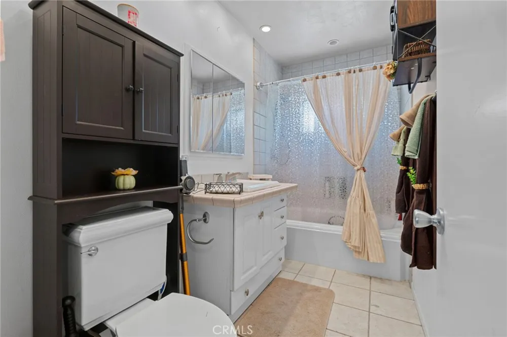 1498 Betty Wrightwood, CA 92397