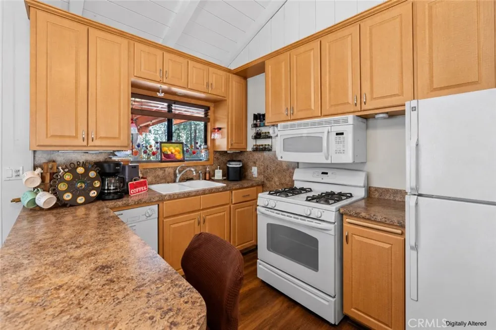 1498 Betty Wrightwood, CA 92397