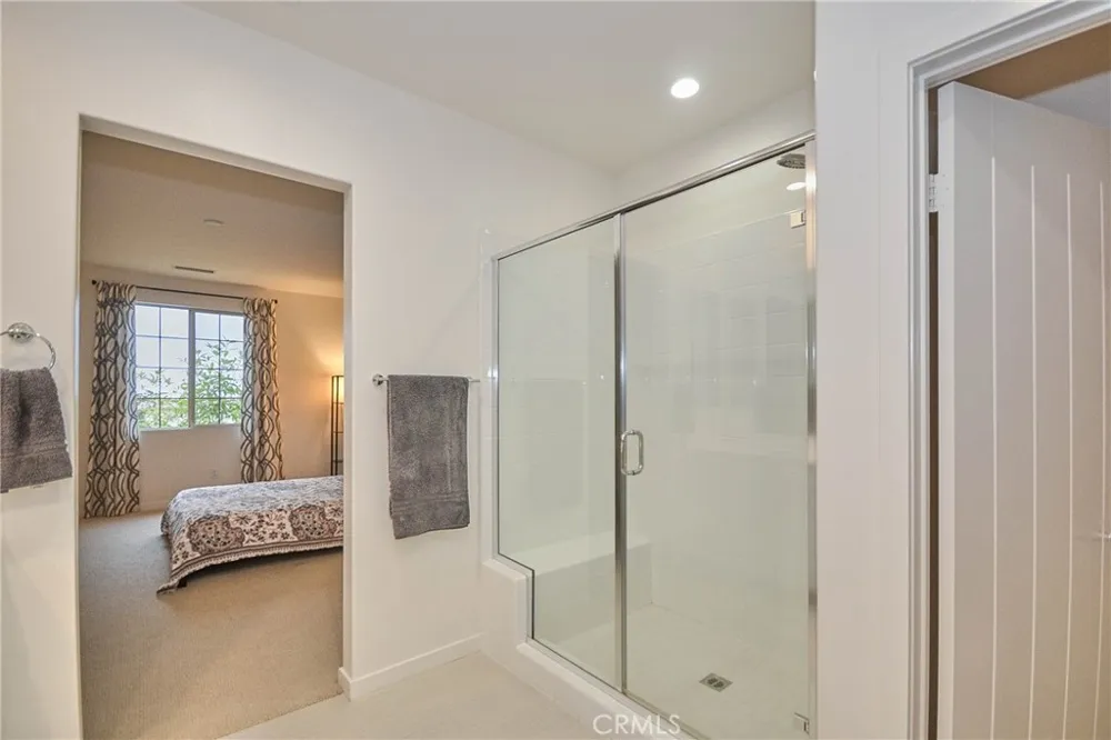 50 Finch Lake Forest, CA 92630