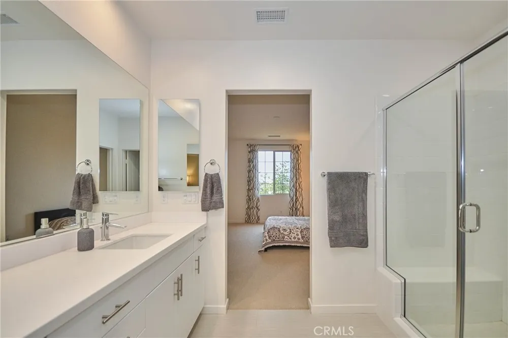 50 Finch Lake Forest, CA 92630