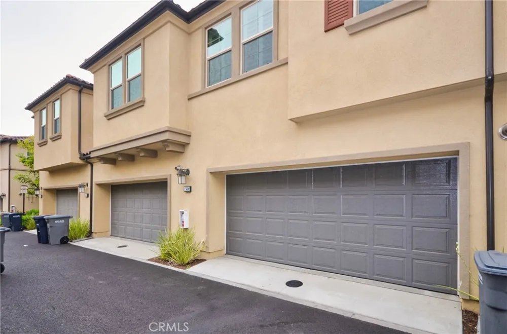 50 Finch Lake Forest, CA 92630