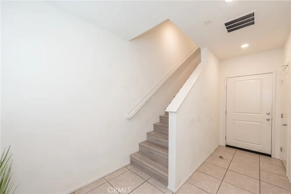 711 Hudson Lane West Covina, CA 91790