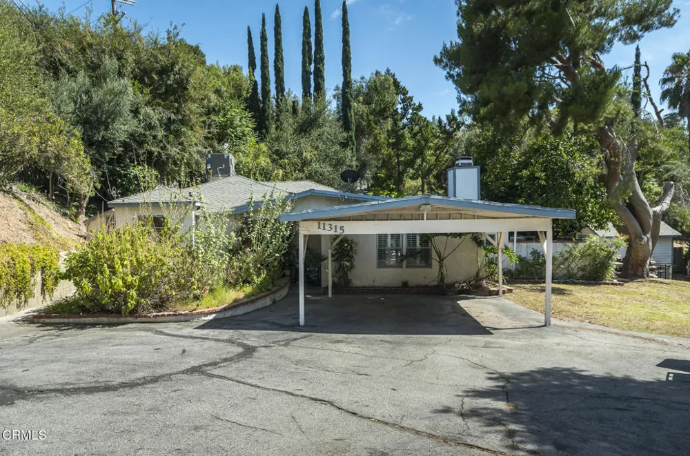 11315 Alethea Drive Sunland, CA 91040
