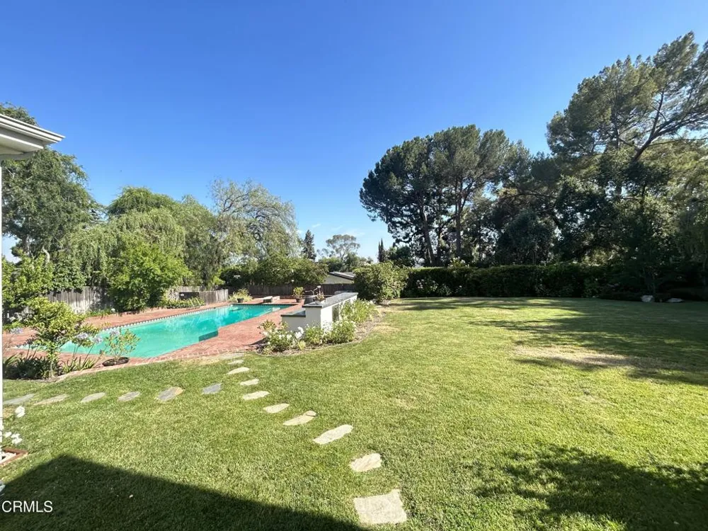 1238 Green Lane La Canada Flintridge, CA 91011