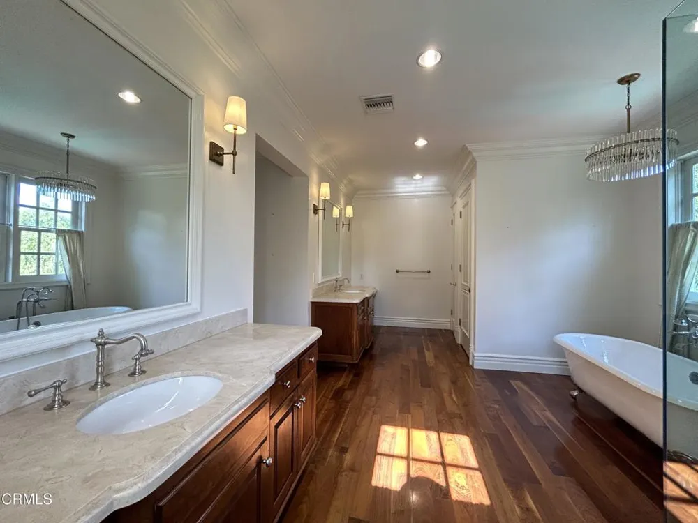 1238 Green Lane La Canada Flintridge, CA 91011