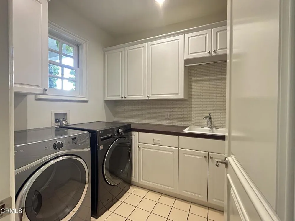 1238 Green Lane La Canada Flintridge, CA 91011
