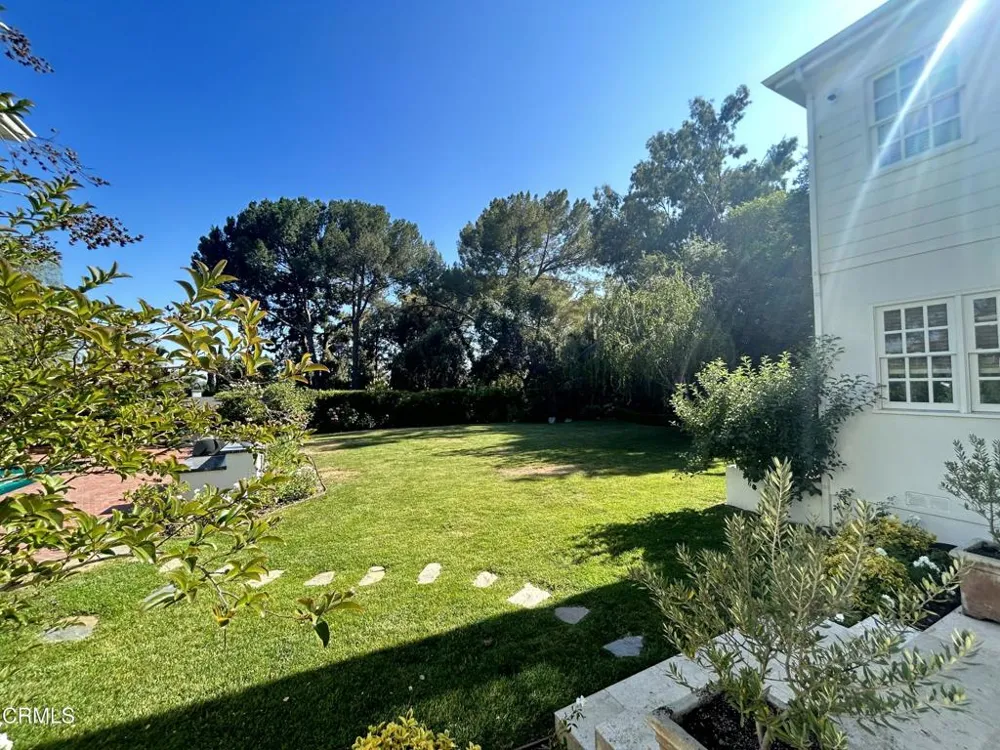 1238 Green Lane La Canada Flintridge, CA 91011