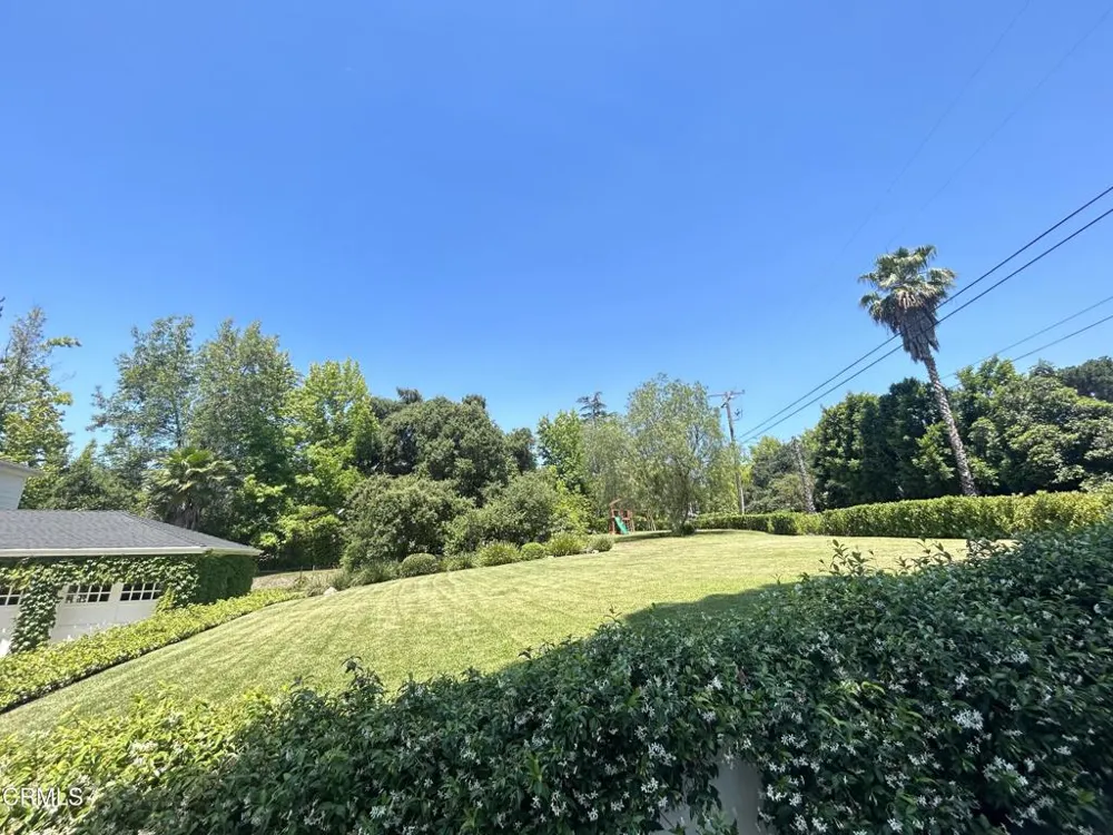 1238 Green Lane La Canada Flintridge, CA 91011