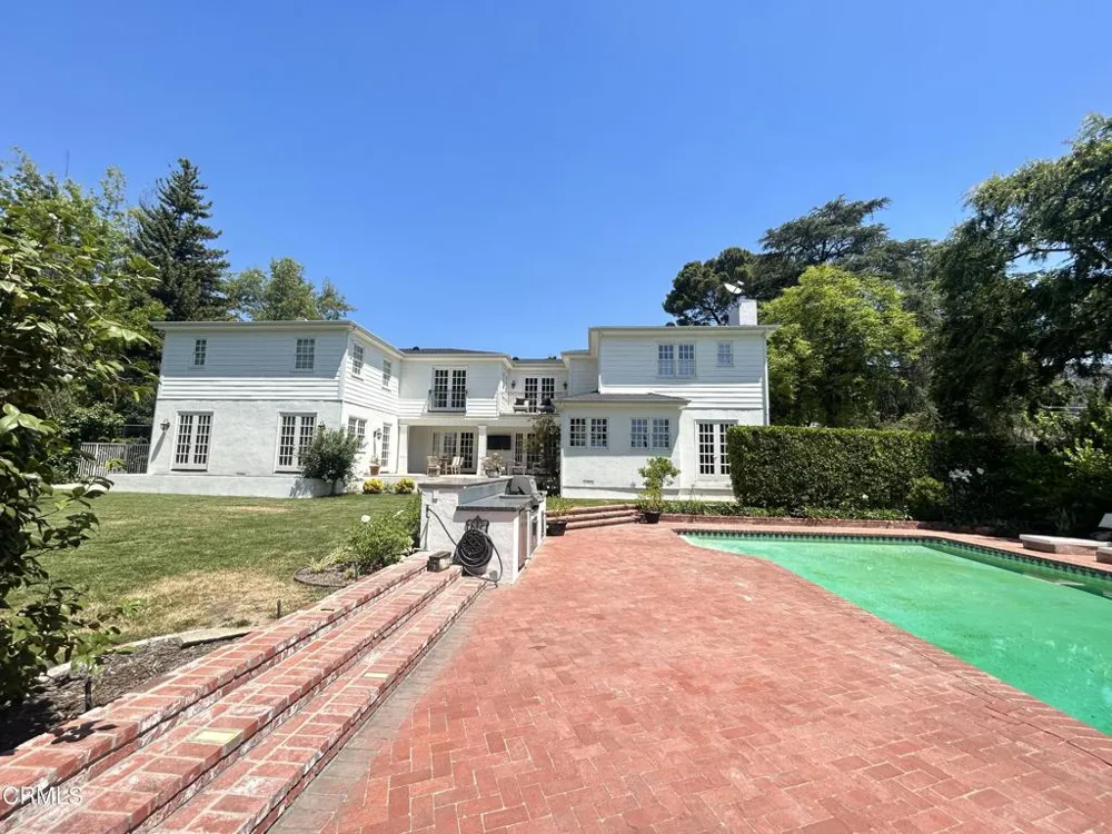 1238 Green Lane La Canada Flintridge, CA 91011