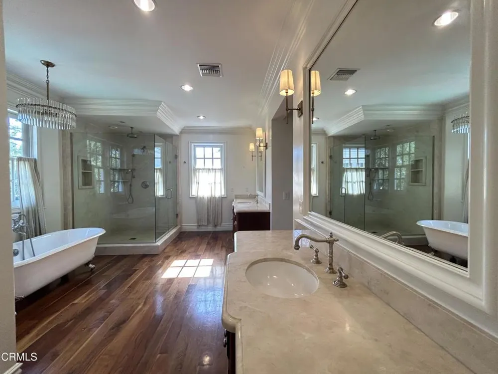 1238 Green Lane La Canada Flintridge, CA 91011