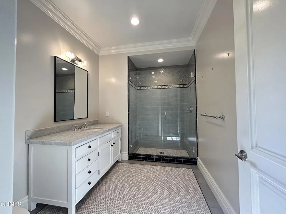 1238 Green Lane La Canada Flintridge, CA 91011