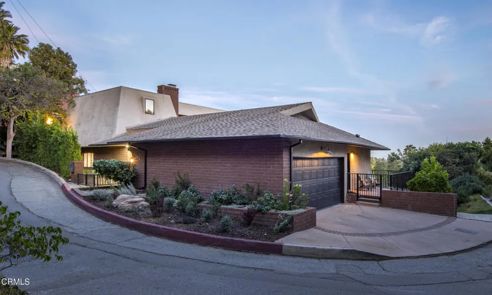 2994 Durand Drive Los Angeles, CA 90068