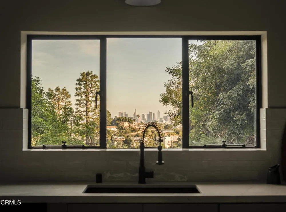 2994 Durand Drive Los Angeles, CA 90068