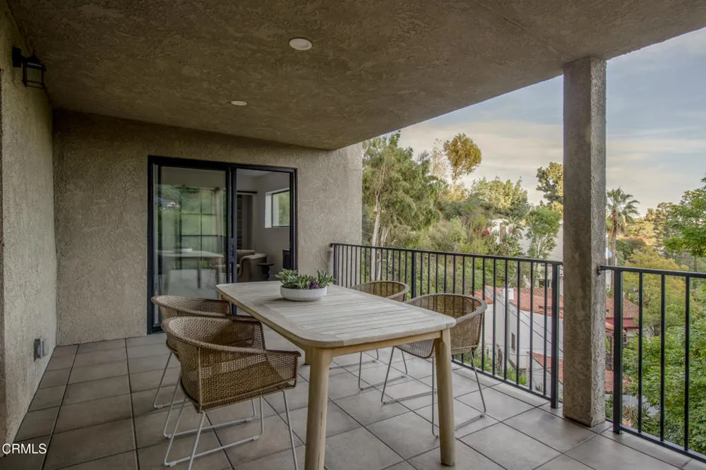 2994 Durand Drive Los Angeles, CA 90068