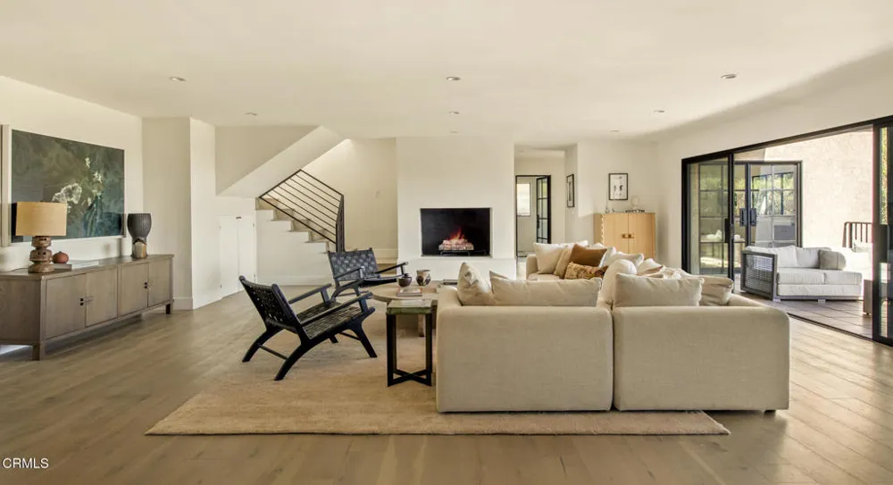 2994 Durand Drive Los Angeles, CA 90068