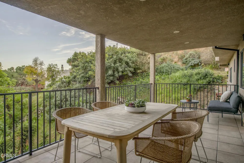 2994 Durand Drive Los Angeles, CA 90068