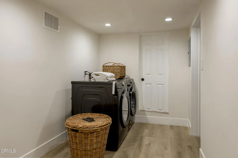 2994 Durand Drive Los Angeles, CA 90068