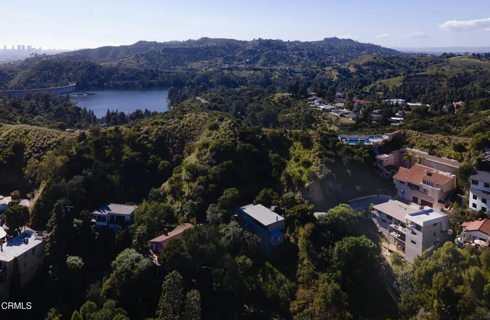 2994 Durand Drive Los Angeles, CA 90068