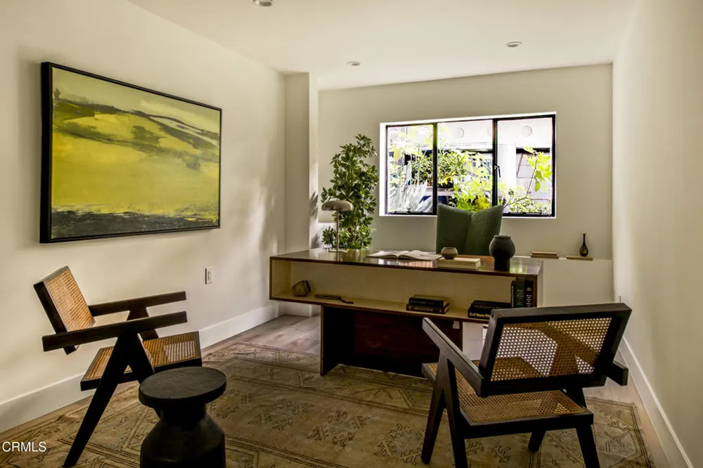 2994 Durand Drive Los Angeles, CA 90068