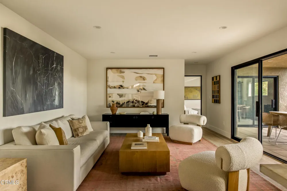 2994 Durand Drive Los Angeles, CA 90068