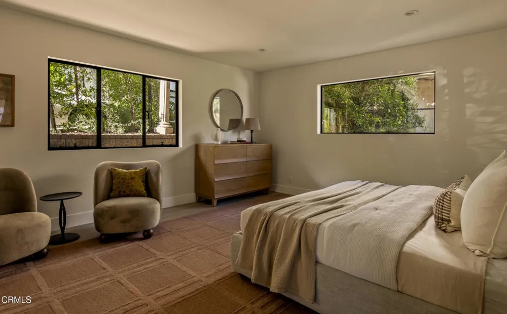 2994 Durand Drive Los Angeles, CA 90068