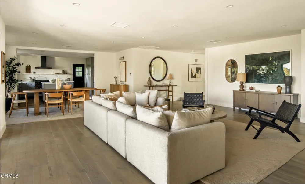 2994 Durand Drive Los Angeles, CA 90068