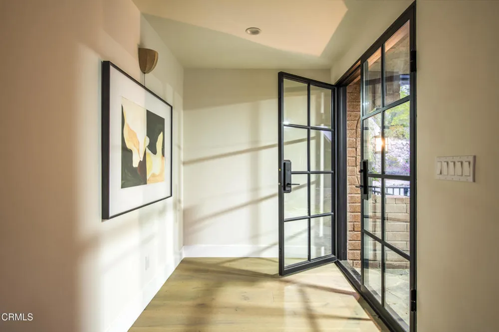 2994 Durand Drive Los Angeles, CA 90068