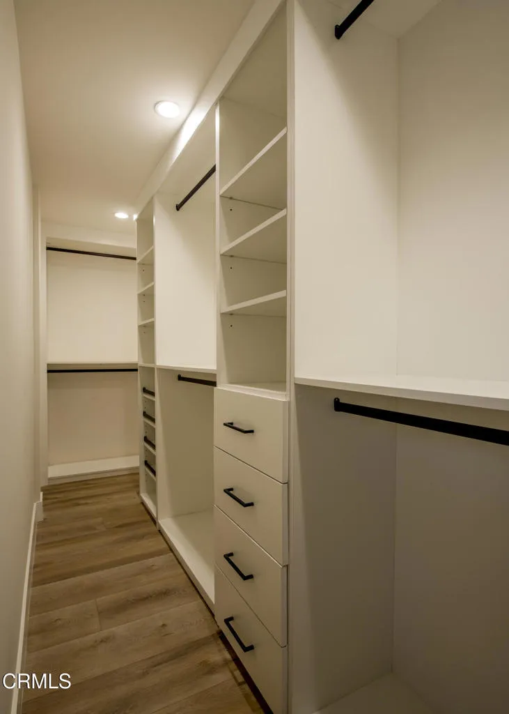 2994 Durand Drive Los Angeles, CA 90068