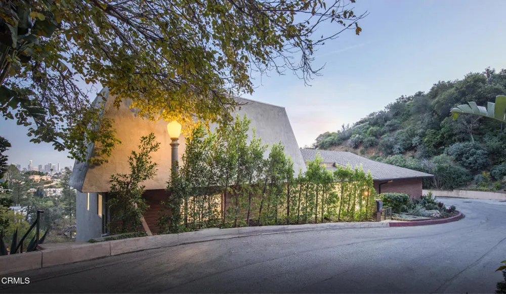 2994 Durand Drive Los Angeles, CA 90068